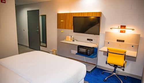 Suite, 1 cama de matrimonio, no fumadores (Mobility/Hearing Accessible)