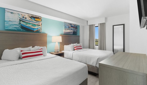 Pinnacle Oceanfront Deluxe Queen Efficiency
