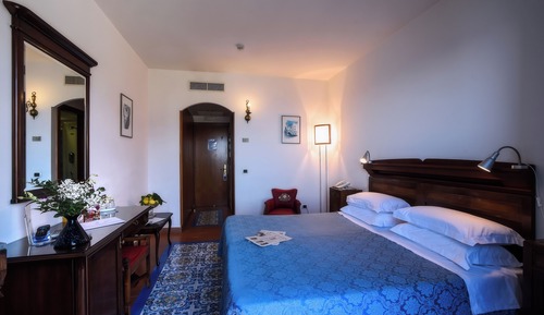 Habitación estándar con 1 cama doble o 2 individuales