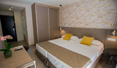 Habitación doble, balcón