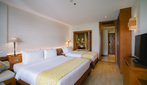 Deluxe Triple room - Royal Wing 1 Queen ,1 Single