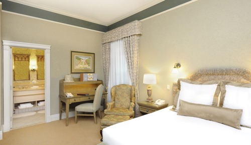 Suite Premium, 1 cama de matrimonio grande con sofá cama
