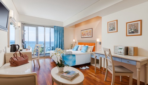 Habitación ejecutiva con 1 cama doble o 2 individuales, vistas al mar
