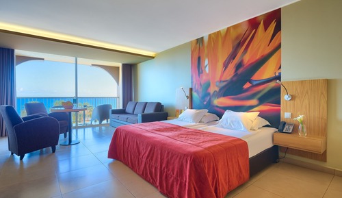 Estudio, vistas al mar