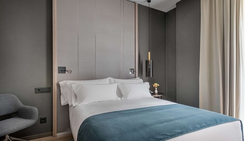 Habitación superior con 1 cama doble o 2 individuales