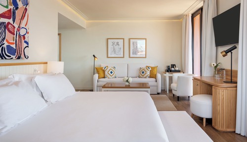 Suite Junior (2 Adultos y 1 Niño)