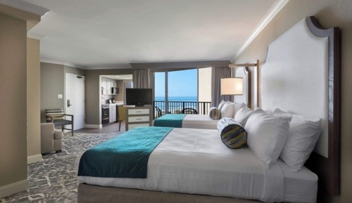 Suite, vistas parciales al mar