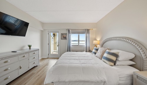 Habitación estándar, 1 cama de matrimonio grande con sofá cama, junto al lago