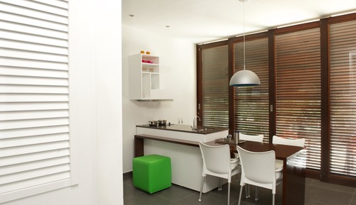 Suite, cocina básica (room opens to garden)