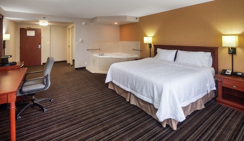 Estudio, 1 cama de matrimonio grande, bañera de hidromasaje