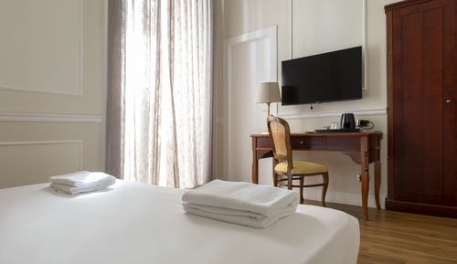 Habitación estándar con 1 cama doble o 2 individuales