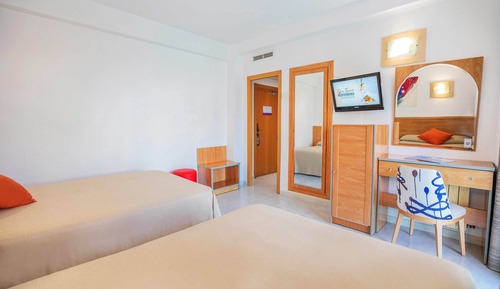 Habitación doble, terraza (3 Adults and 1 Children)