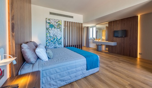 Habitación superior, vistas parciales al mar (Family)