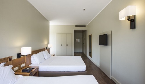 Habitación Familiar para 2 adultos y 2 niños