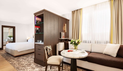 Suite (Parisian Suite)