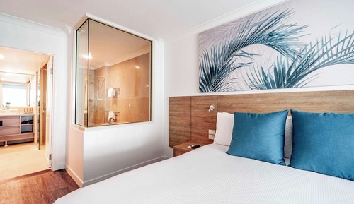 Habitación Deluxe, 1 cama de matrimonio grande, vistas a la piscina