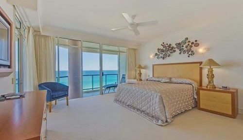 Apartamento de 3 hab. frente a la playa