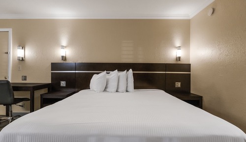 Suite estudio, 1 cama de matrimonio grande, no fumadores, balcón