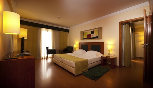 Habitación con 2 camas individuales (2 Adults + 1 Child)