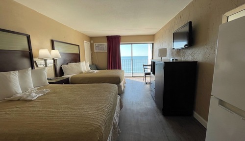 Habitación estándar doble, 2 camas de matrimonio, frente al mar