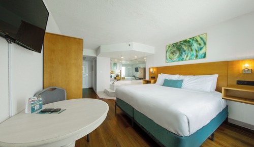 Habitación clásica, 1 cama de matrimonio grande, bañera de hidromasaje (Ocean/Gulf View)