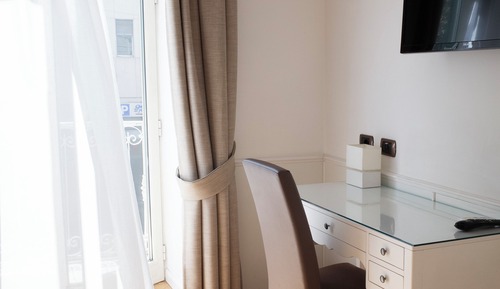 Habitación estándar con 1 cama doble o 2 individuales
