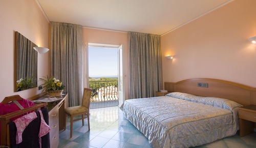 Habitación Confort doble, vistas al jardín