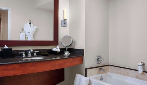 Junior Suite, 1 King Bed with Sofa bed, Bay View