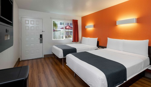 Habitación estándar, 2 camas dobles, accesible para personas con discapacidad, no fumadores