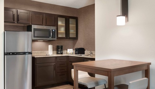 Suite, 2 habitaciones (Mobility/Hearing Access, Roll-In Shwr)