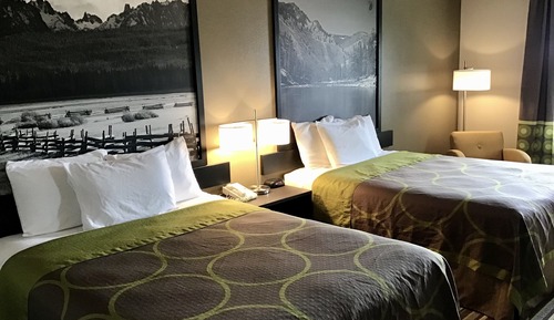 Habitación, 2 camas de matrimonio, fumadores, frigorífico y microondas
