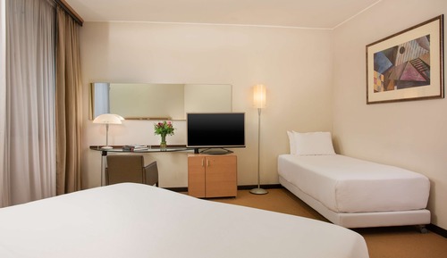 Habitación familiar (2 Adults + 1 Child)