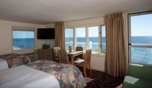 Habitación superior, 2 camas dobles, balcón, vistas al mar (Superior Ocean Front 2nd Floor)
