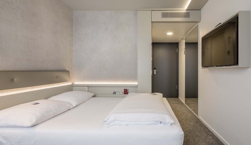 Habitación económica doble, 1 cama de matrimonio, no fumadores (S)