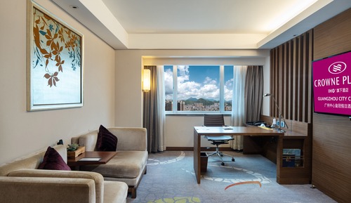 Suite junior, 1 cama de matrimonio grande, Acceso al salón del club, vistas a la ciudad