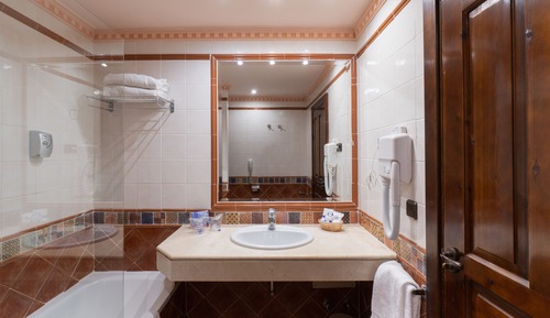 Habitación económica doble (1 pax)