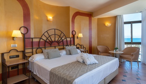 Suite junior, terraza, vistas al mar (2 pax)