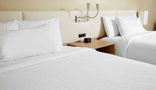 Habitación, 2 camas de matrimonio, accesible para personas con discapacidad, bañera