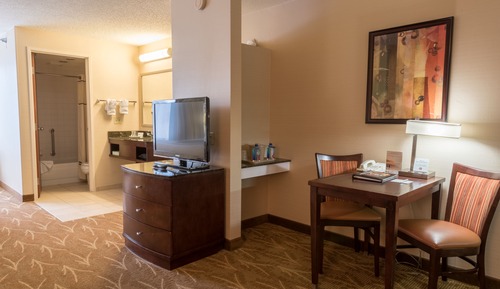 Suite, 2 camas dobles, junto a la piscina