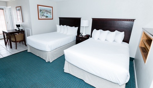 Suite Deluxe, no fumadores, junto a la piscina (1 King, 2 Double Beds)