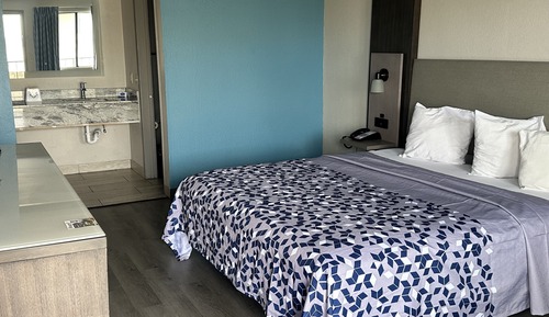 Upgraded, Habitación Deluxe, 1 cama de matrimonio grande, no fumadores, microondas