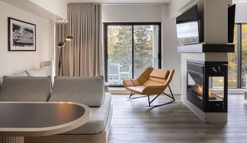 Suite, 1 King and 1 Day bed, Lake View (Evolution)