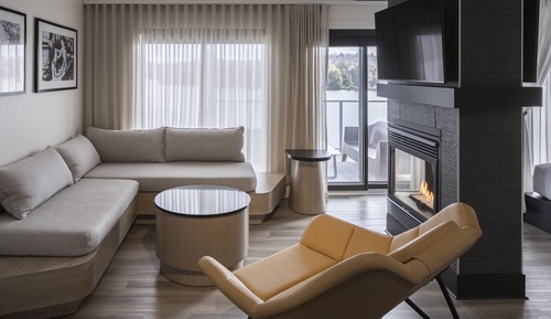 Suite, 1 King Bed with Day bed, Lake View (Emotion)