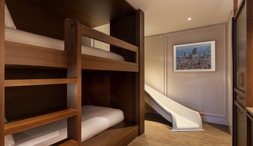 Habitación familiar, varias camas (1 King and 1 Bunk Bed)