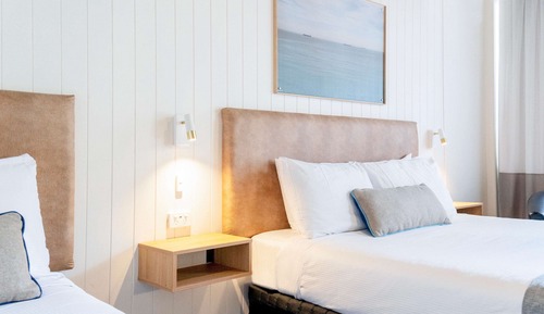 Habitación estándar con 2 camas individuales, varias camas