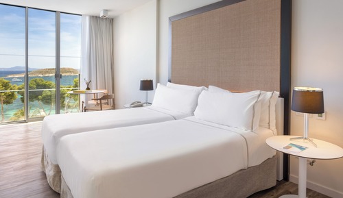 Suite junior, balcón, vistas al mar (2 + 2)