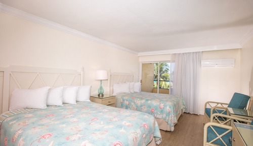 Habitación, 2 camas de matrimonio, balcón, vistas al mar (Waterview)