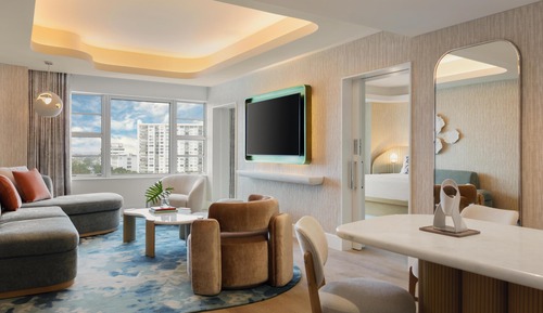 Suite (Skyline View)