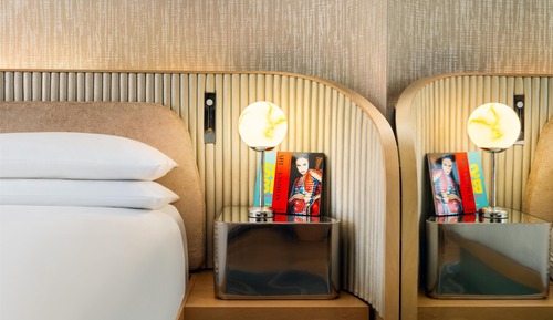 Suite (Crown)