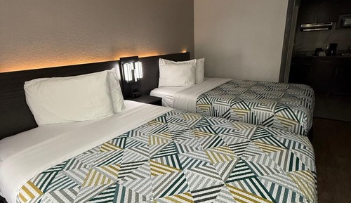 Habitación estándar, 2 camas dobles, accesible para personas con discapacidad, no fumadores